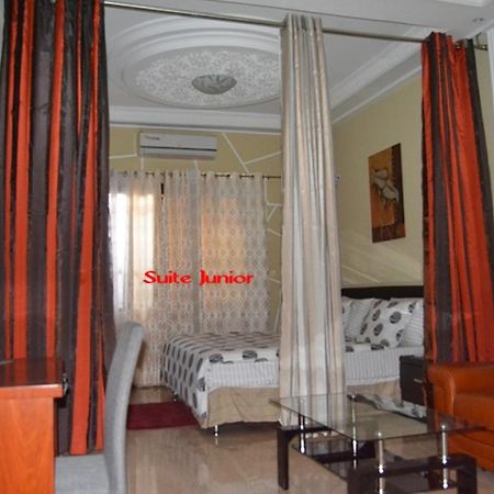 Green Lodge Kinshasa Bagian luar foto