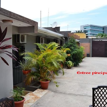 Green Lodge Kinshasa Bagian luar foto